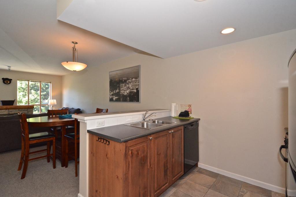 Whistler Blackcomb Vacation Rentals - Village North Buitenkant foto